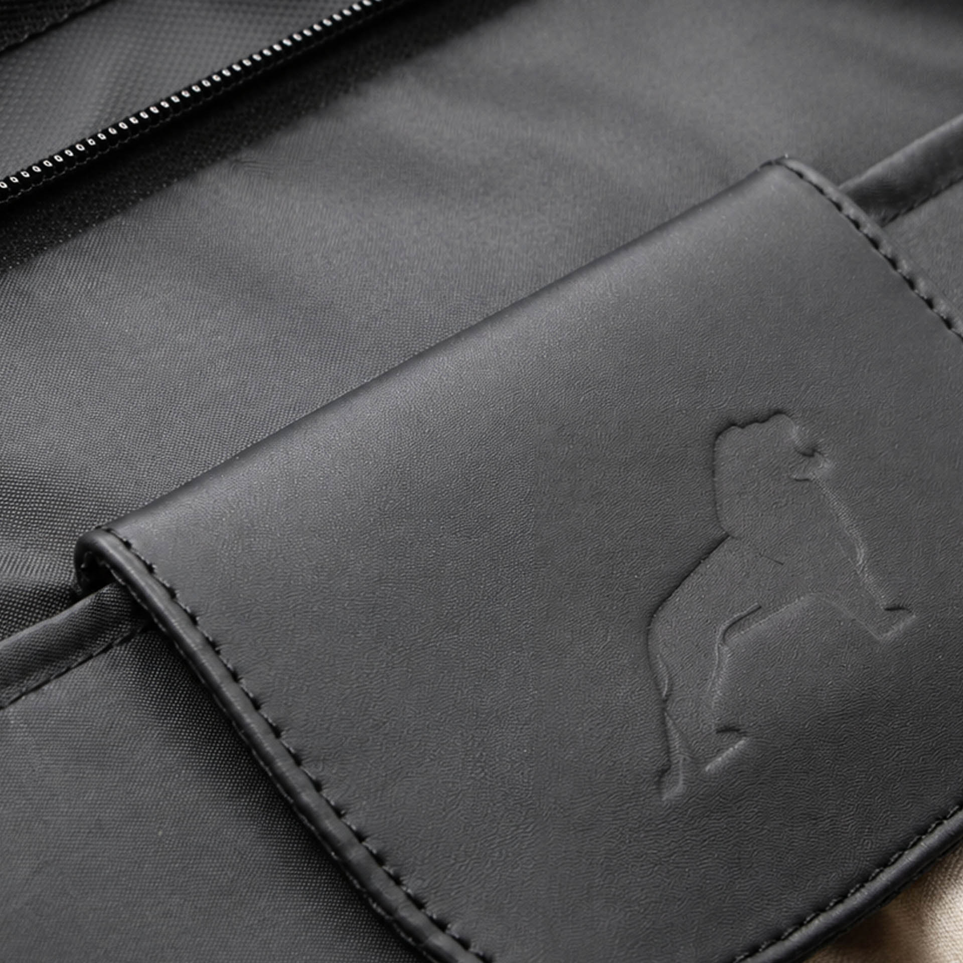 Reisetasche mit Rucksackfunktion schwarz