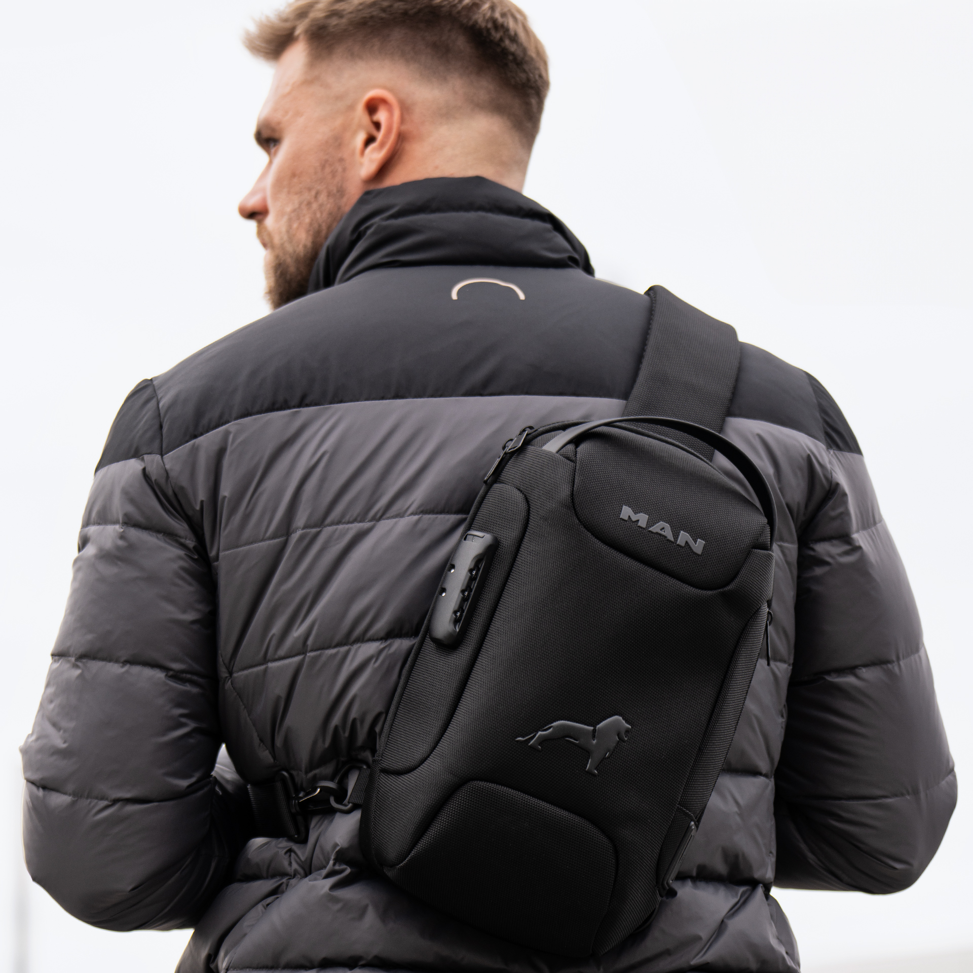 Schultertasche Crossbody mit Schloss schwarz